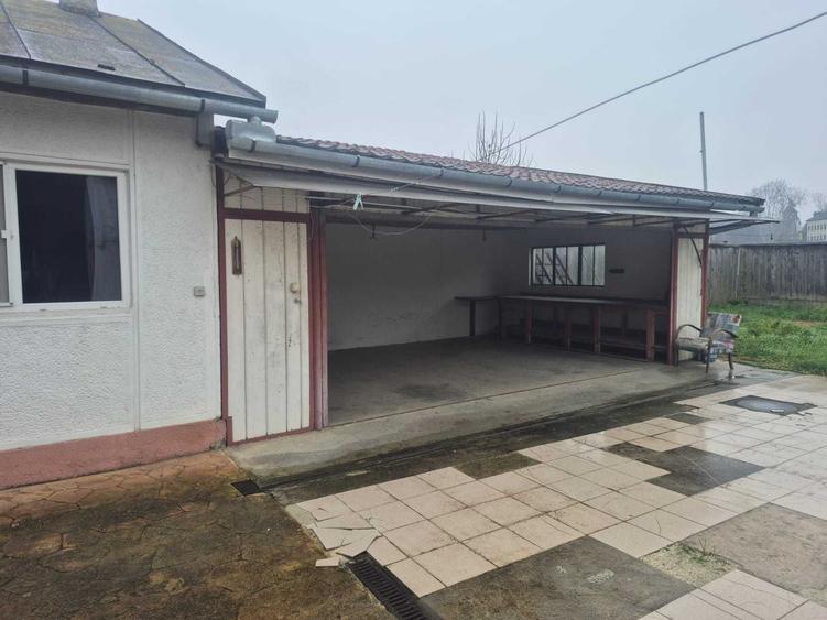 Casă cu 3 camere în Central