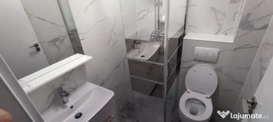 Apartament cu 3 camere semidecomandat în Florești