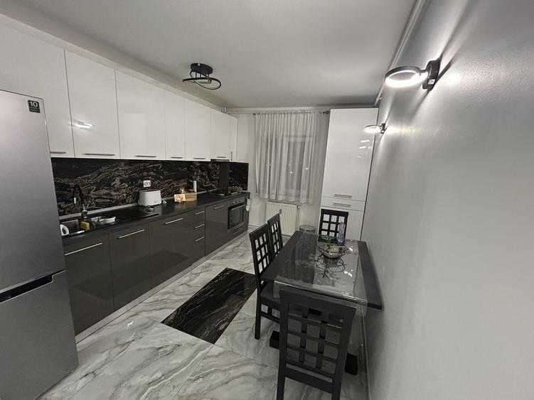 Apartament cu 2 camere decomandat în Ultracentral