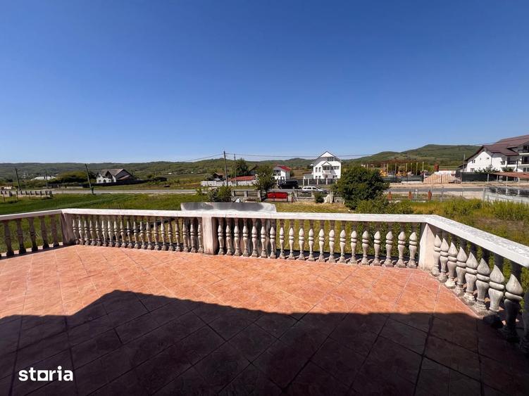 Casă cu 4 camere cu Teren 2704 Mp în Orlești