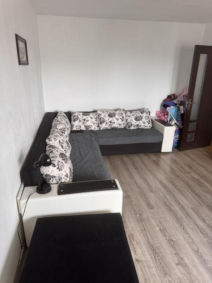 Apartament cu 3 camere decomandat, mobilat în Veteranilor