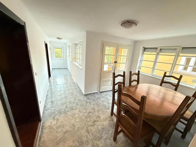 Casă cu Teren 3300 Mp în Bălaia