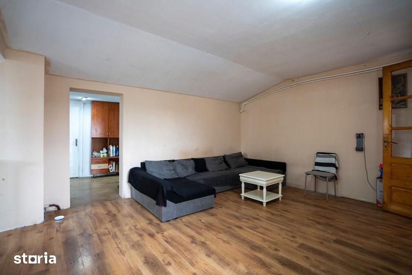 Casă cu 5 camere cu Teren 181 Mp în Rogerius