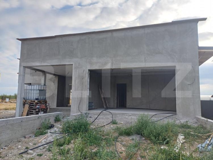Casă cu 4 camere cu Teren 1000 Mp în Mitocu Dragomirnei