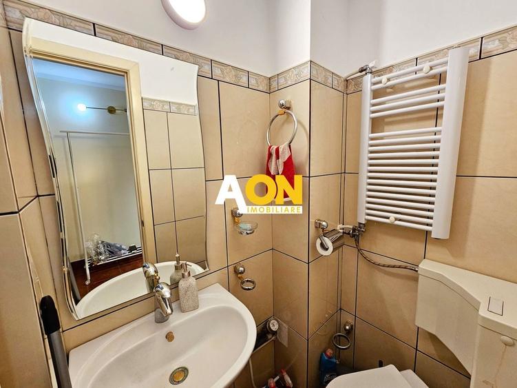 Apartament cu 3 camere decomandat, mobilat în Cetate