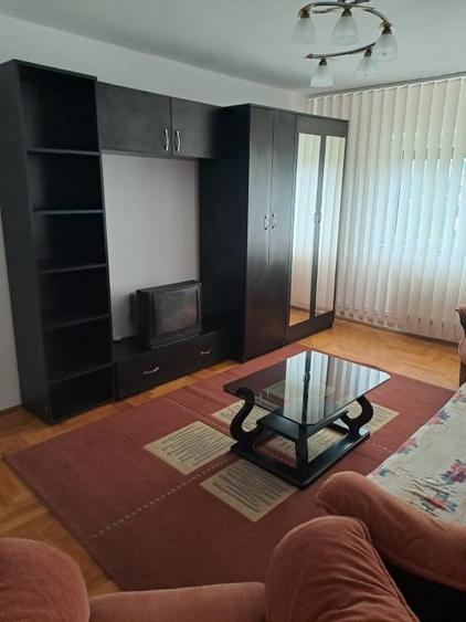 Apartament cu 2 camere decomandat în Soarelui