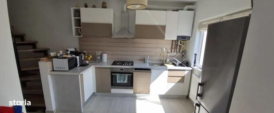 Casă cu 4 camere în Unirii