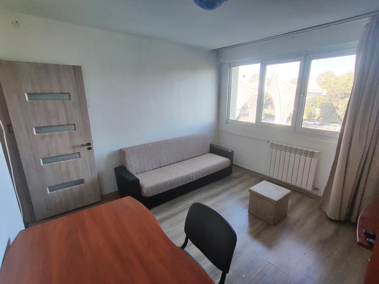 Apartament cu 2 camere decomandat, mobilat în Eroii Revoluției