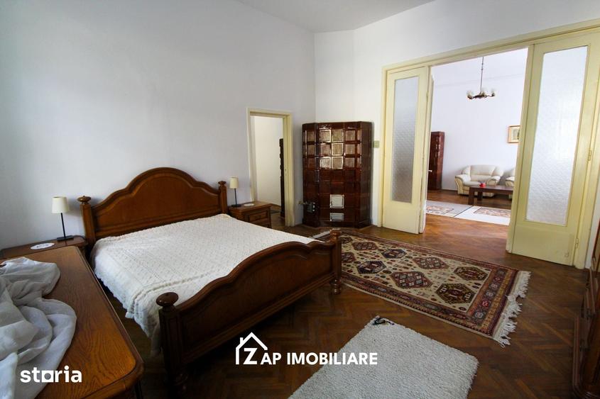 Casă cu 5 camere cu Teren 300 Mp în Central