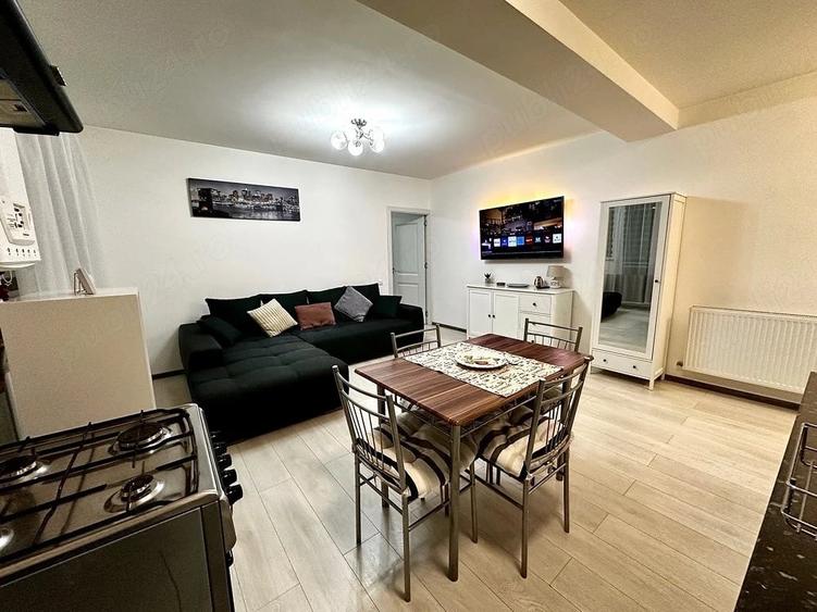 Apartament cu 2 camere semidecomandat în Republicii