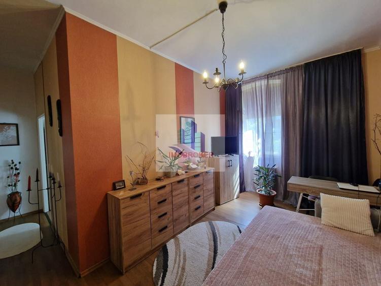 Apartament cu 2 camere decomandat în Central