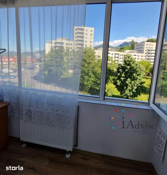 Apartament cu 3 camere decomandat în Dârste