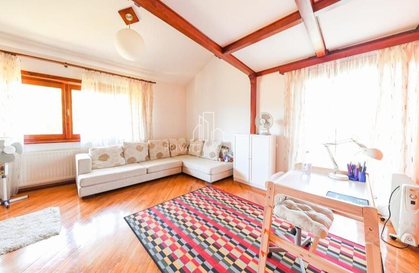 Casă individuală cu 7 camere cu Canalizare în Sângeorgiu de Mureș