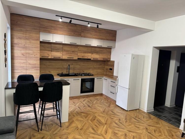 Apartament cu 2 camere decomandat, mobilat în Aradului