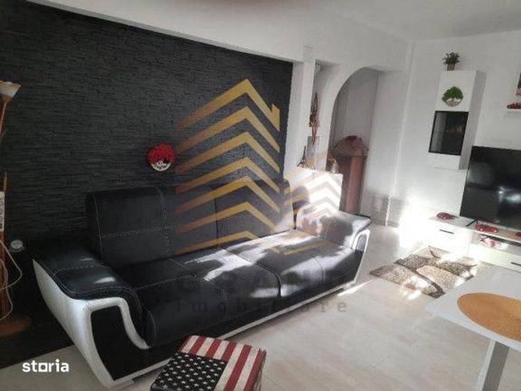 Apartament cu 3 camere decomandat în Independenței