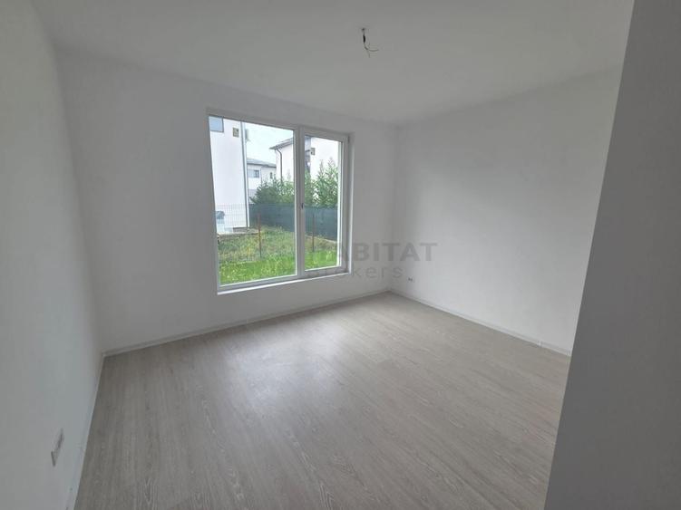Casă individuală cu 4 camere cu Canalizare în Tunari