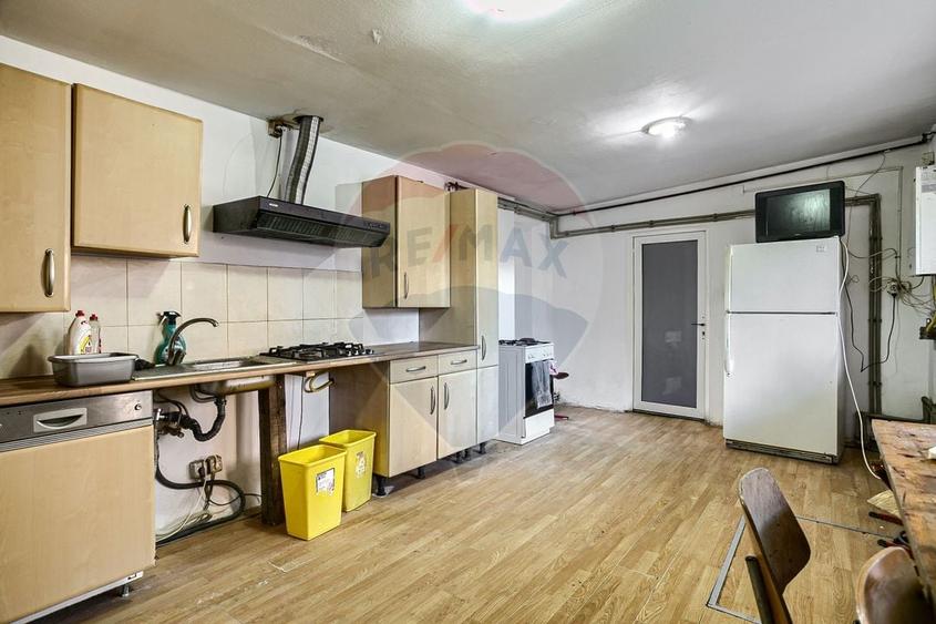Casă individuală cu 6 camere cu Teren 450 Mp în Aurel Vlaicu