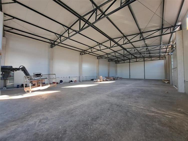 Spațiu comercial, de 585 mp, în Apahida
