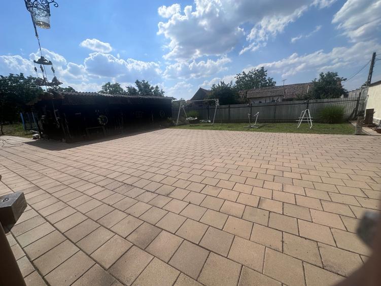 Casă cu 3 camere în Central