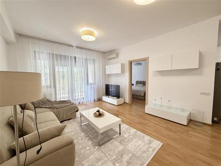 Apartament cu 2 camere decomandat, mobilat în Nordului
