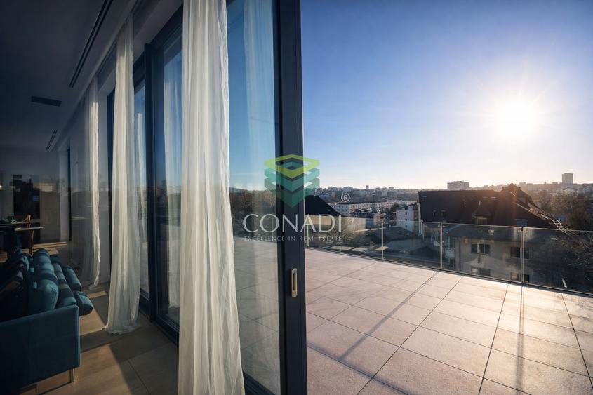 Apartament cu 5 camere decomandat în Dacia
