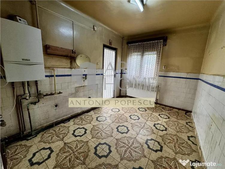 Casă cu 3 camere cu Canalizare în Central