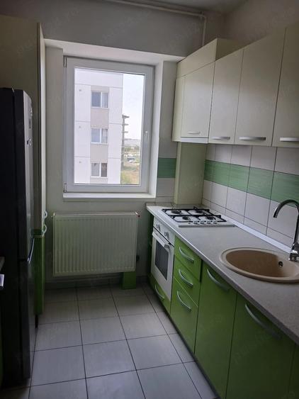 Apartament cu 2 camere semidecomandat în Berceni