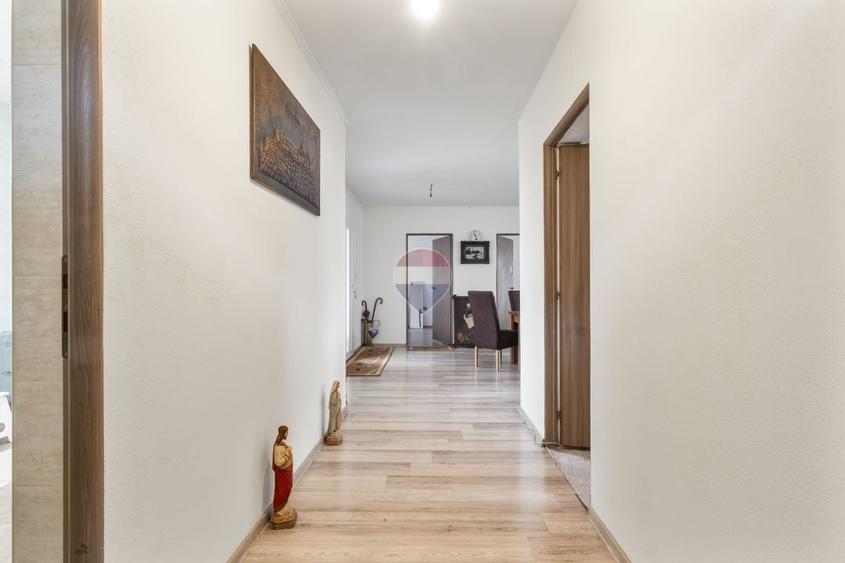 Casă individuală cu 3 camere cu Teren 491 Mp în Vladimirescu