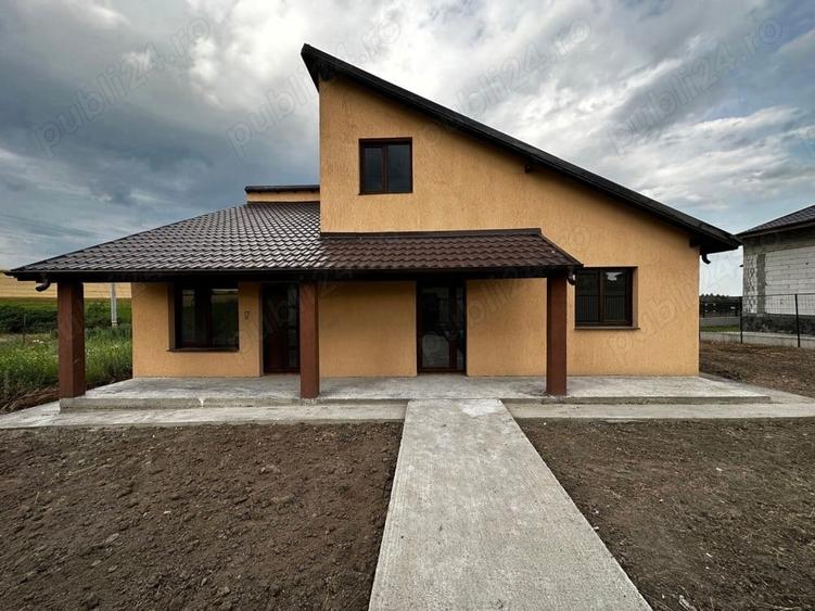 Casă cu 5 camere în Șendreni