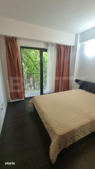 Apartament cu 3 camere în Podu Roș