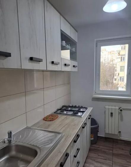 Apartament cu 2 camere semidecomandat, mobilat în Tomis Nord