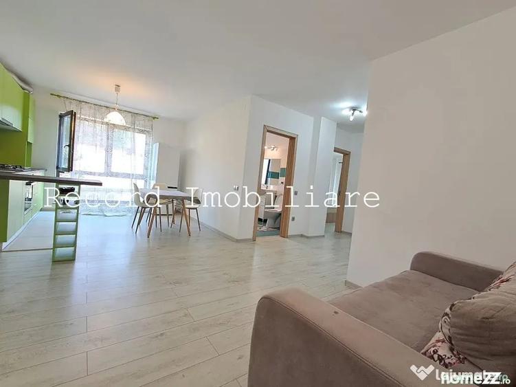 Apartament cu 3 camere semidecomandat în Mărăști