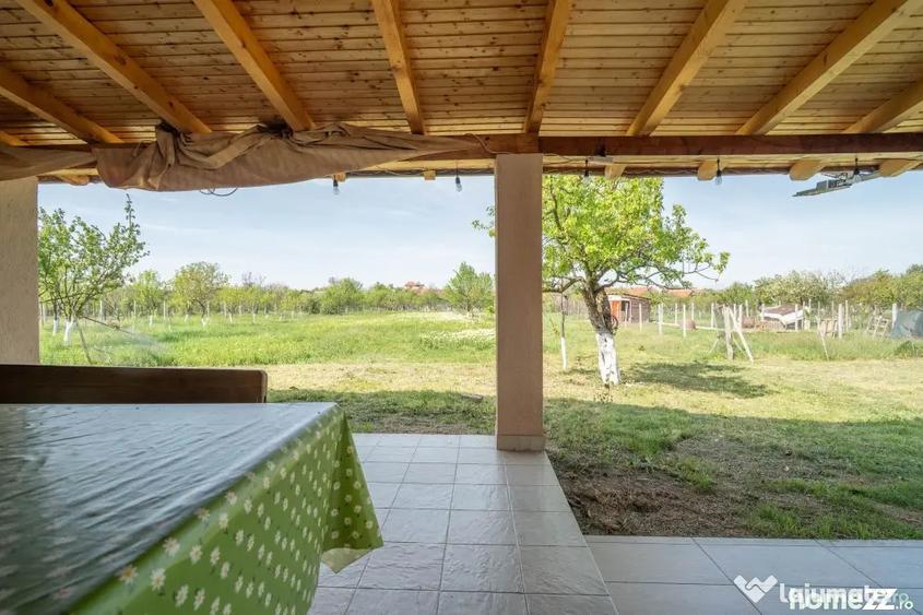 Casă cu 4 camere cu Teren 2825 Mp în Păuliș