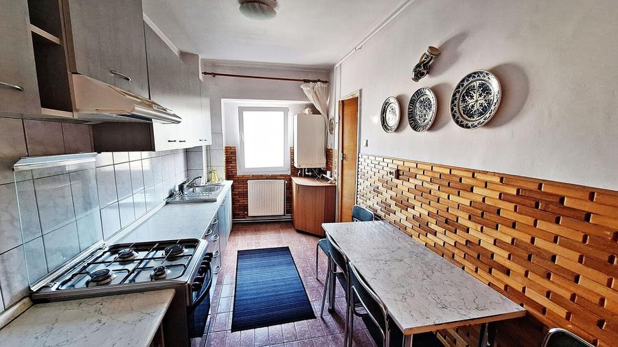Apartament cu 2 camere semidecomandat, mobilat în Răcădău