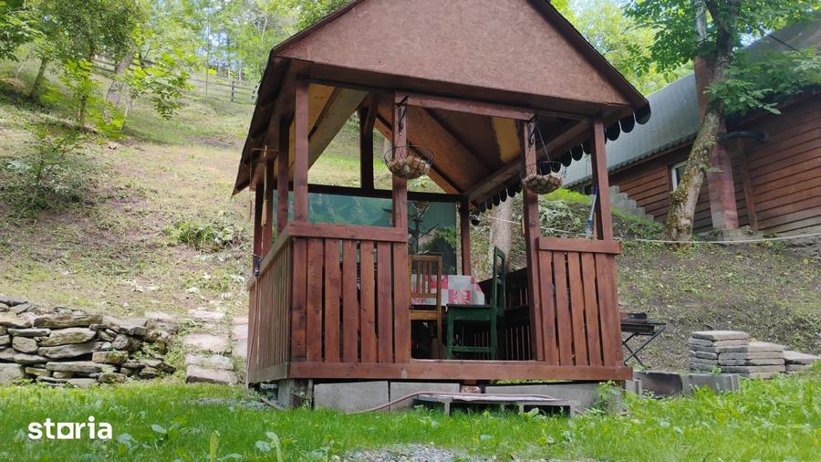 Casă cu 2 camere cu Teren 1300 Mp în Iara