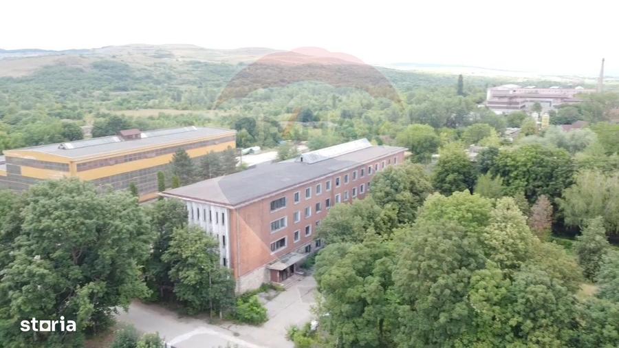 Spațiu comercial, de 8,300 mp, în Răcăștia