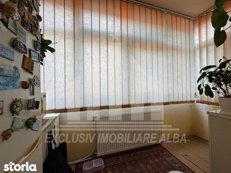Apartament cu 3 camere decomandat, mobilat în Cetate