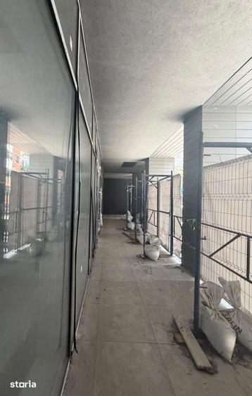 Spațiu comercial, de 304 mp, în Romană
