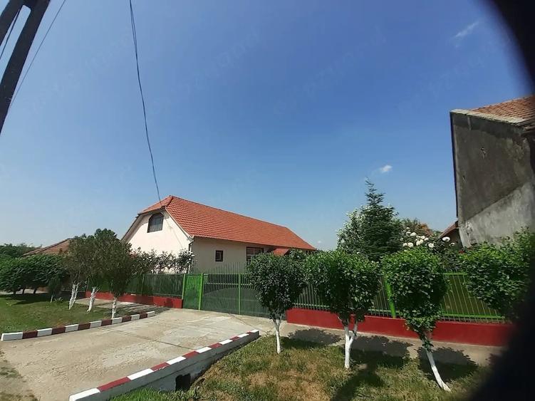 Casă cu 3 camere cu Teren 917 Mp în Iohanisfeld