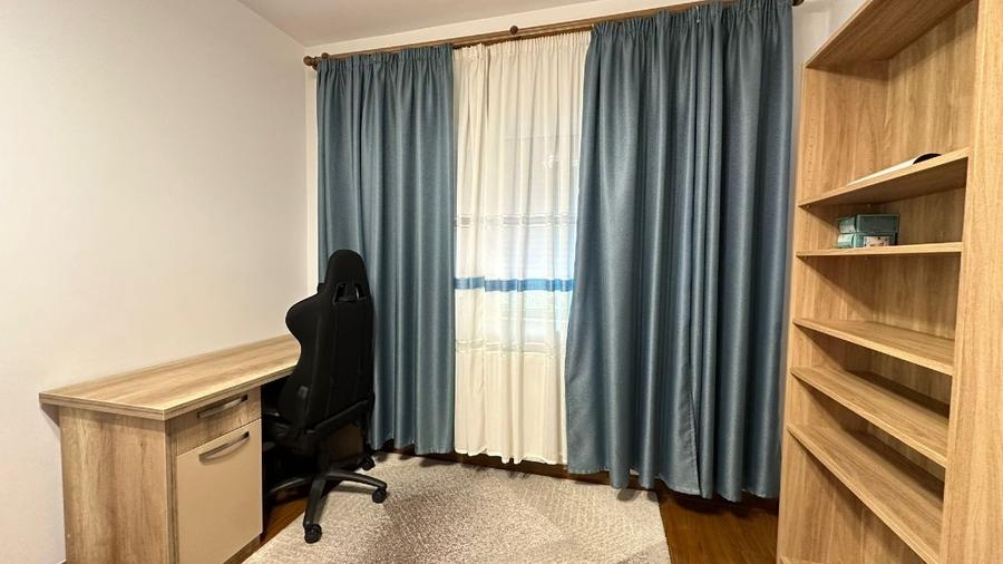 Apartament cu 3 camere decomandat, mobilat în Păcii