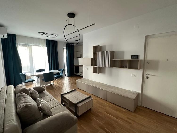 Apartament cu 2 camere decomandat, mobilat în Central