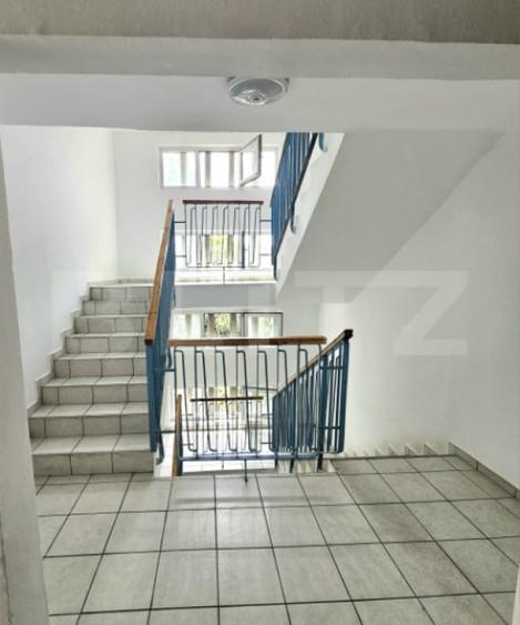 Apartament cu 5 camere decomandat în Complex Studențesc