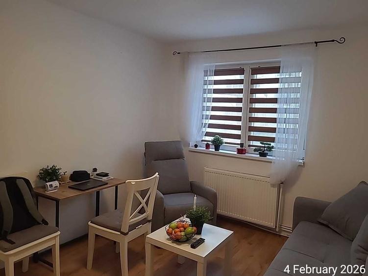 Apartament cu 2 camere semidecomandat în Uiești