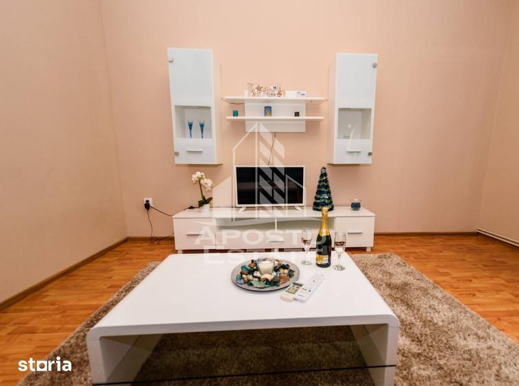 Apartament cu 3 camere în P-ța Unirii