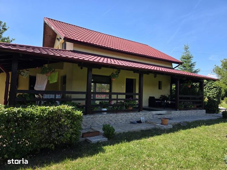 Casă cu 4 camere în Bălata