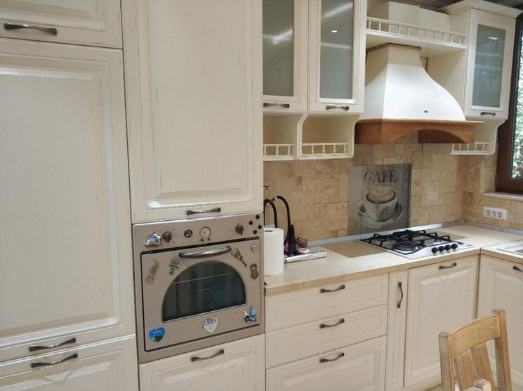 Apartament cu 3 camere decomandat, mobilat în Central