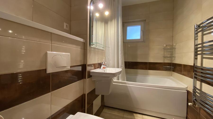 Apartament cu 3 camere decomandat în Găvana 3