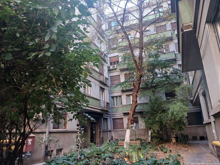 Apartament cu 3 camere decomandat în Cișmigiu