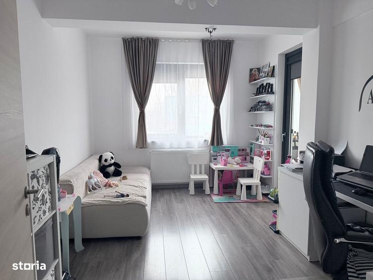 Apartament cu 3 camere decomandat, mobilat în Apărătorii Patriei