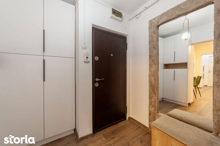 Apartament cu 3 camere semidecomandat, mobilat în Calea București